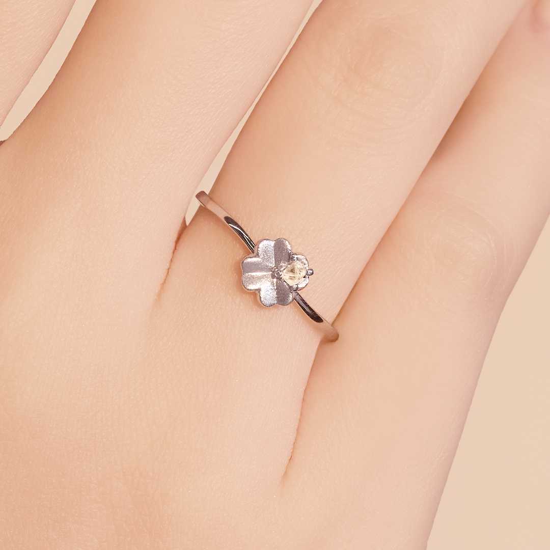 Clover Ring